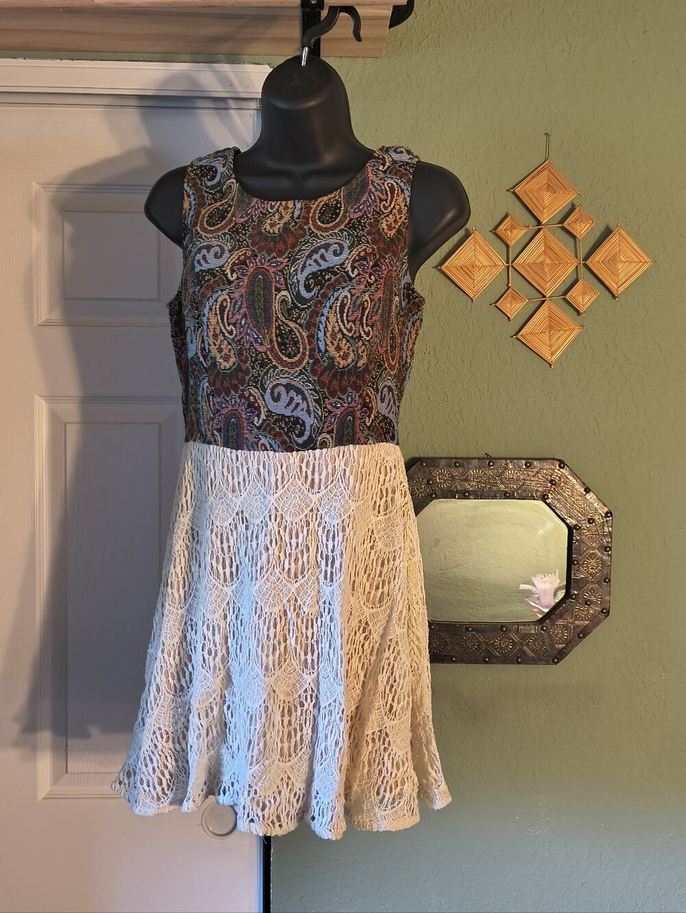 Flying Tomato Paisley Tapestry Bodice Scalloped Lace Mini Dress Size S